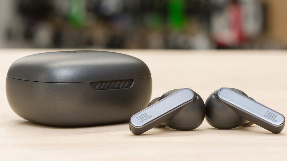 Pamestas JBL tws 2 pro pilkas ausinių dėklas