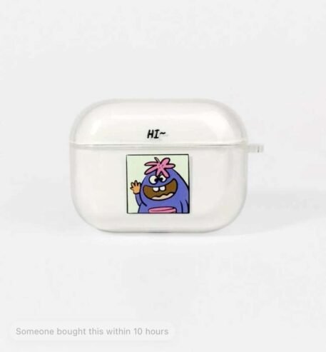Pamesti balti Air Pods ausinukai
