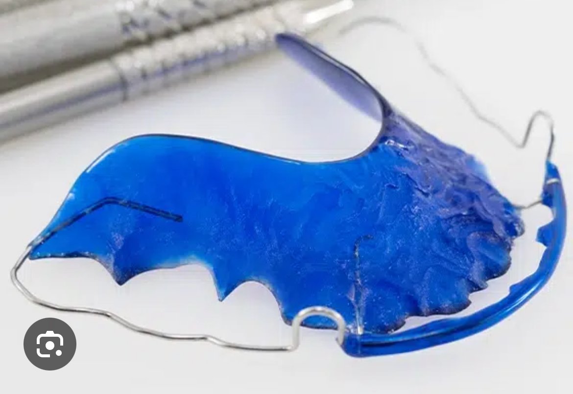 Pamesta vaikiška dantų plokštelė