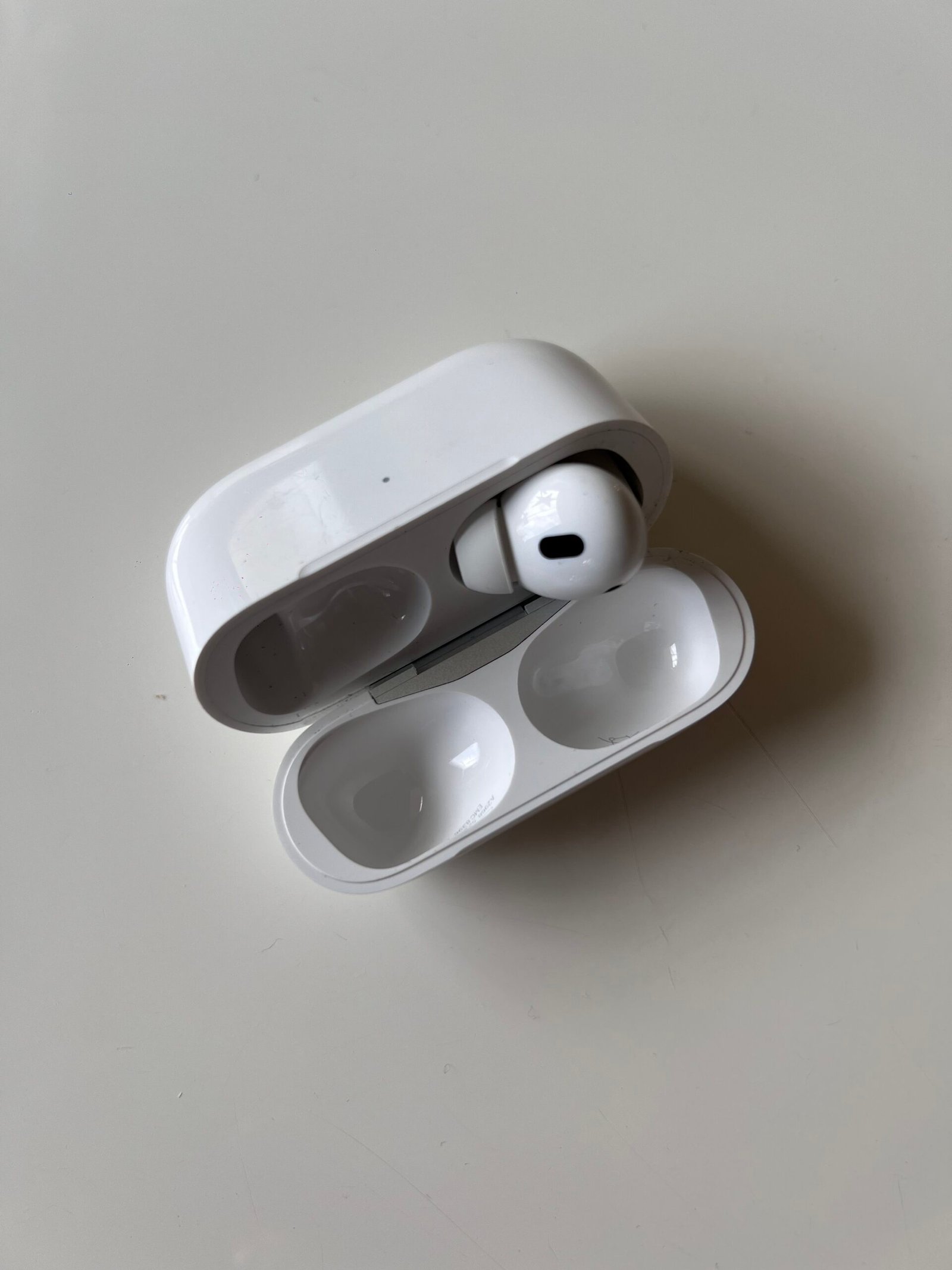 Pemesta viena AirPods Pro ausinė