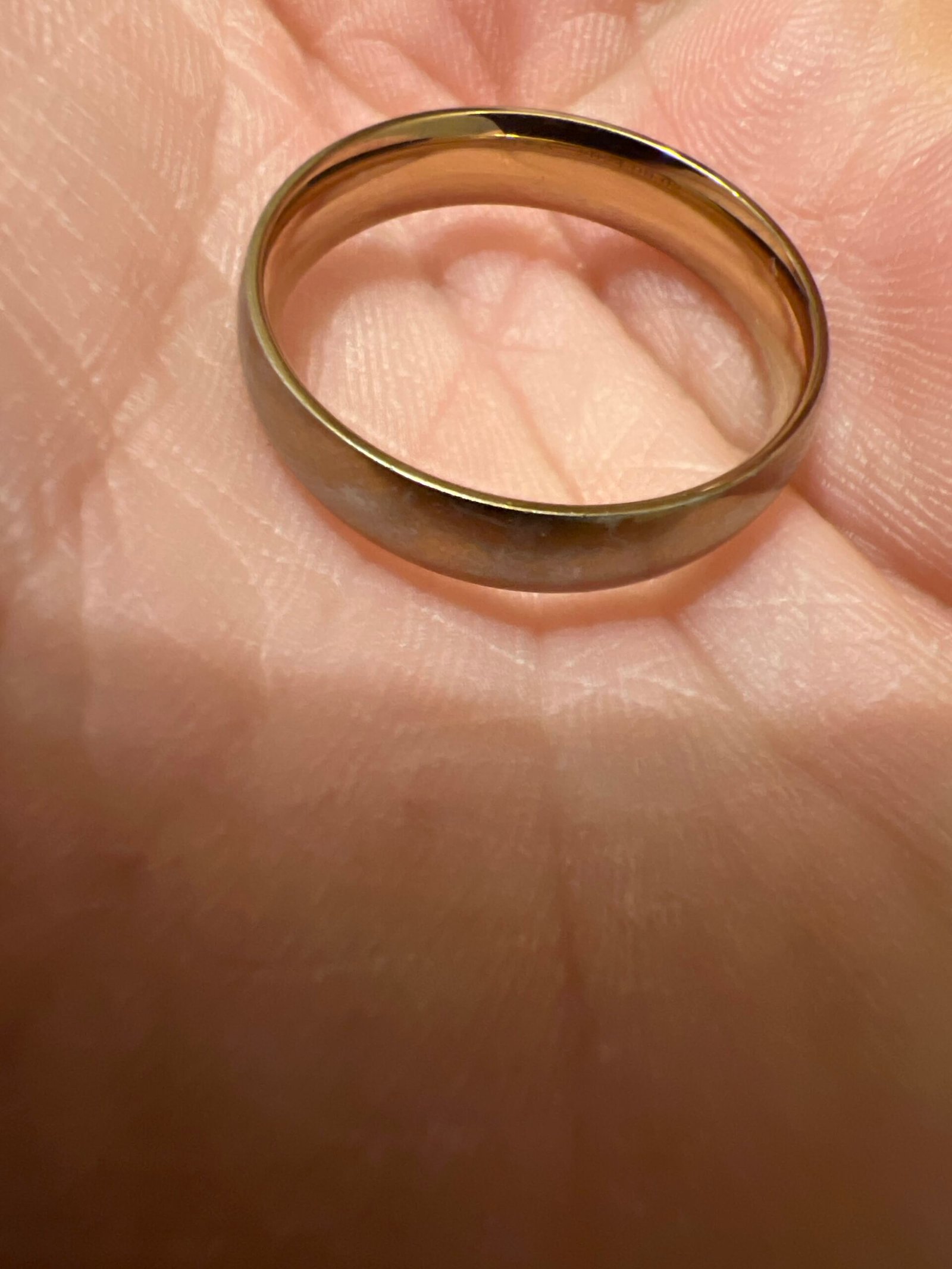 Rastas auksinis žiedas (graviruotas)